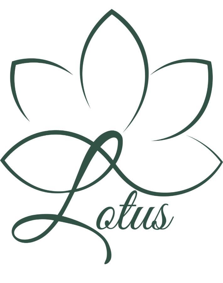 Lotus Apartment Bari Luaran gambar